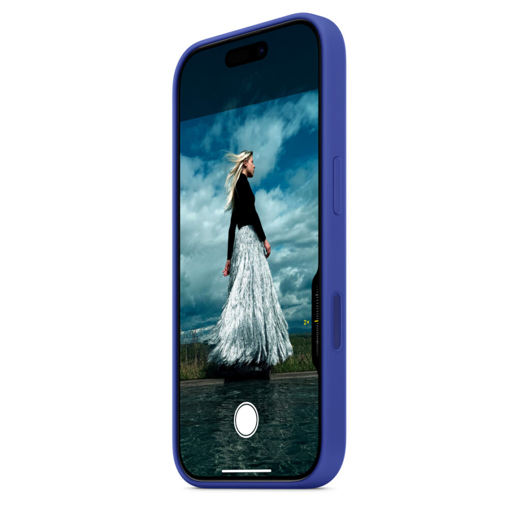ultramarine silicone case iPhone 16 Pro